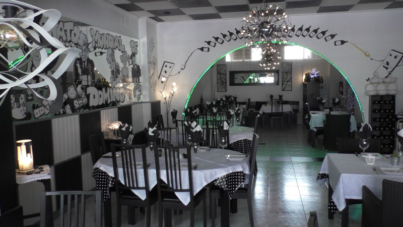 Domino Cafe & Restaurante Albir